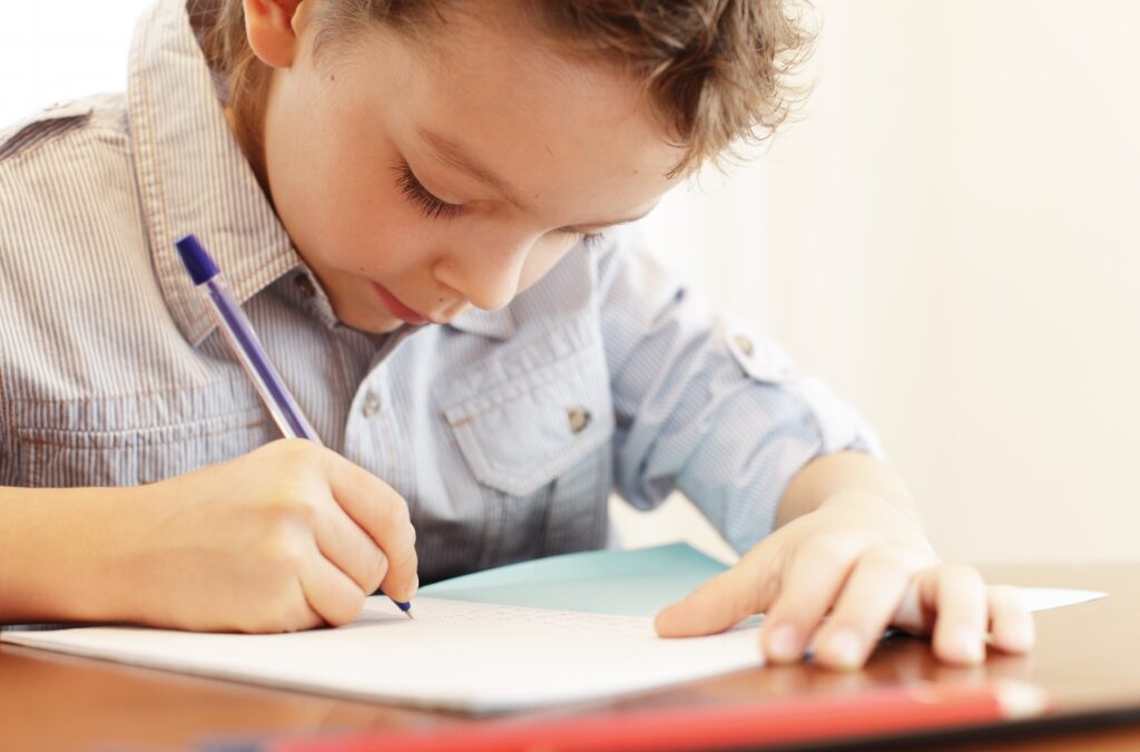 Как научить ребёнка писать грамотно